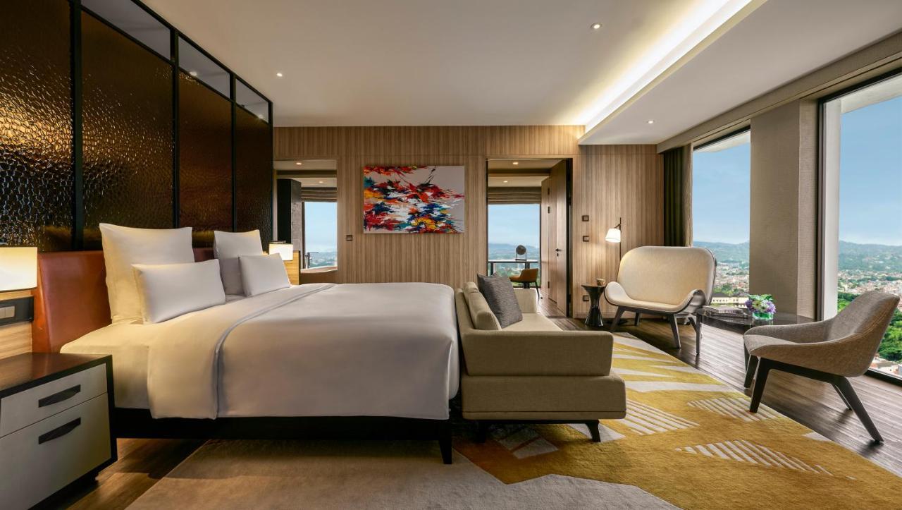Pullman Bandung Grand Central Екстериор снимка
