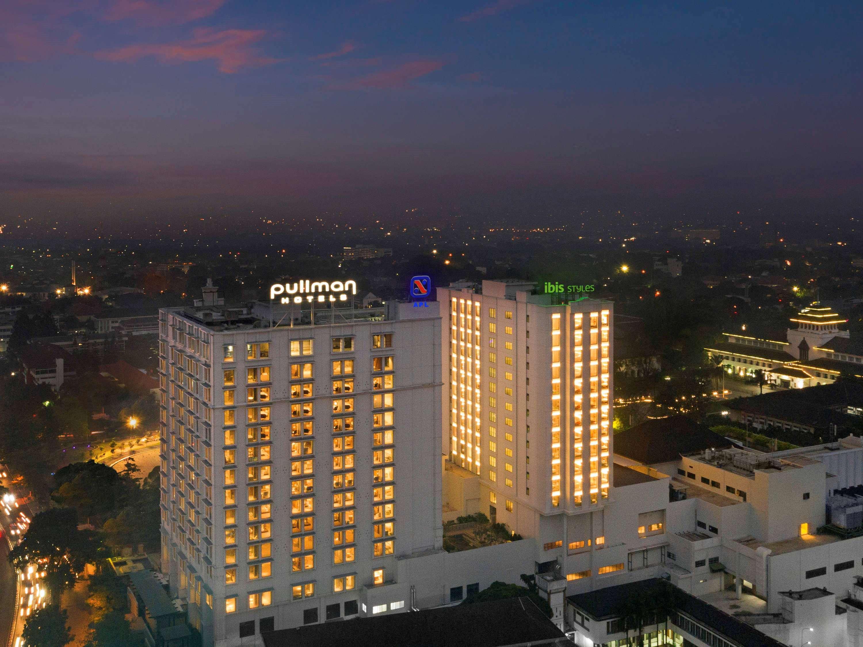 Pullman Bandung Grand Central Екстериор снимка